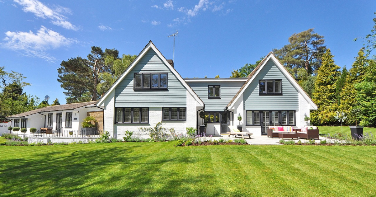 札証物産（株）